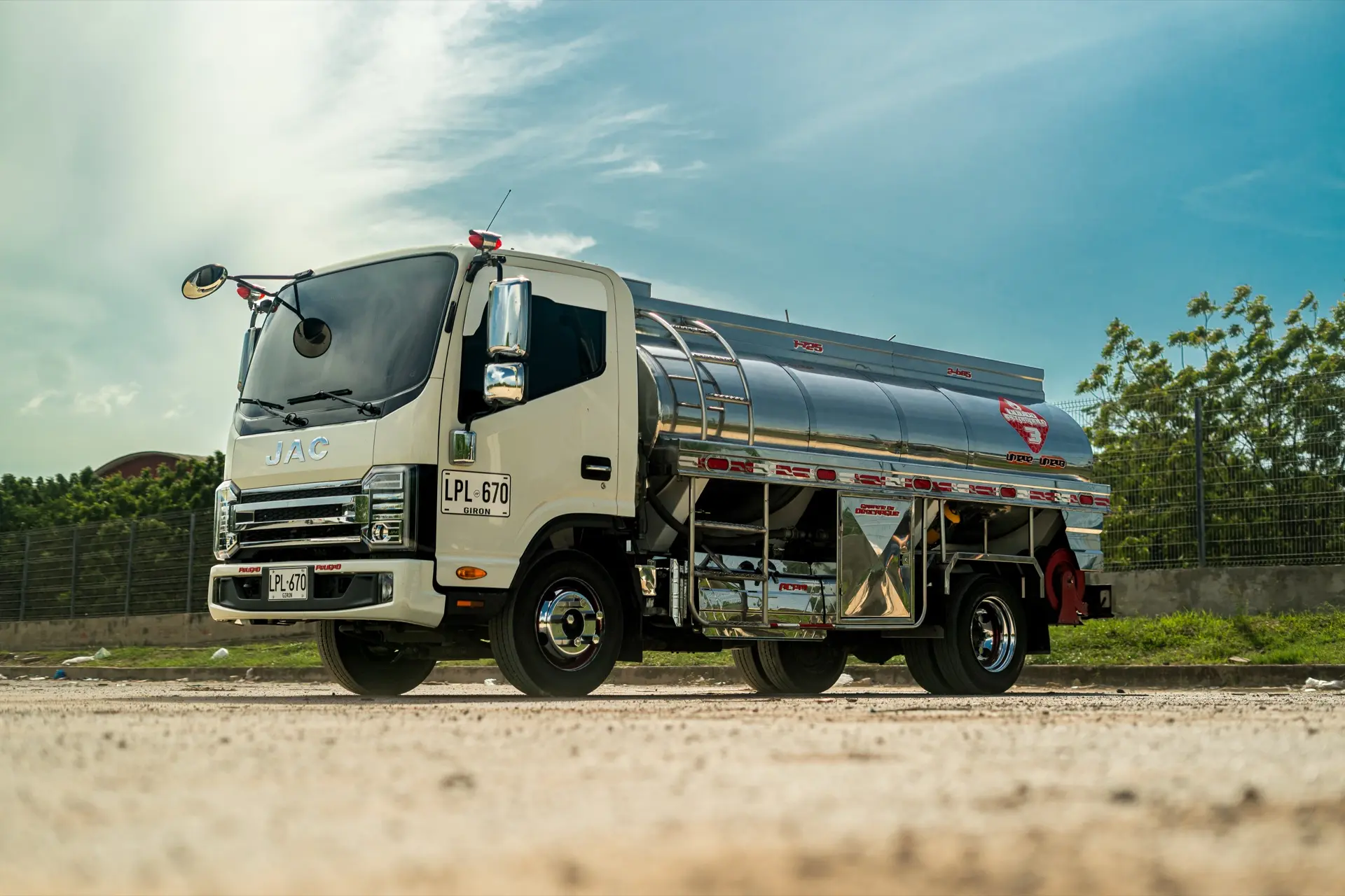 Suministro de combustible — Cisterna CCL
